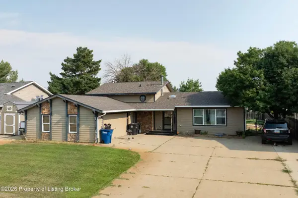 868 22nd Street, Dickinson, ND 58601