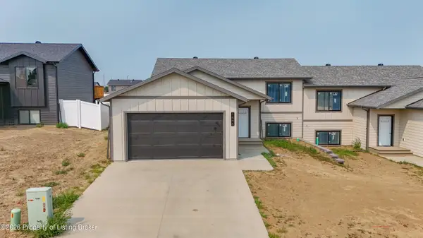 1646 Marilyn Way, Dickinson, ND 58601