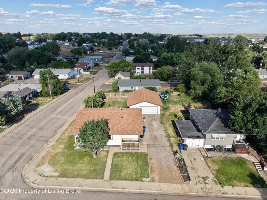 160 B Avenue, Dickinson, ND 58601 - #3