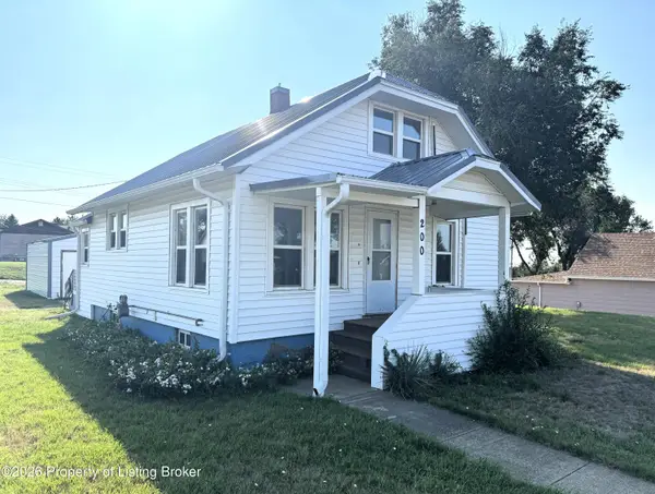 200 10th Street, Hettinger, ND 58639