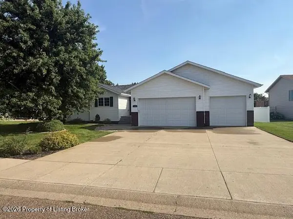 1105 20th Street, Dickinson, ND 58601