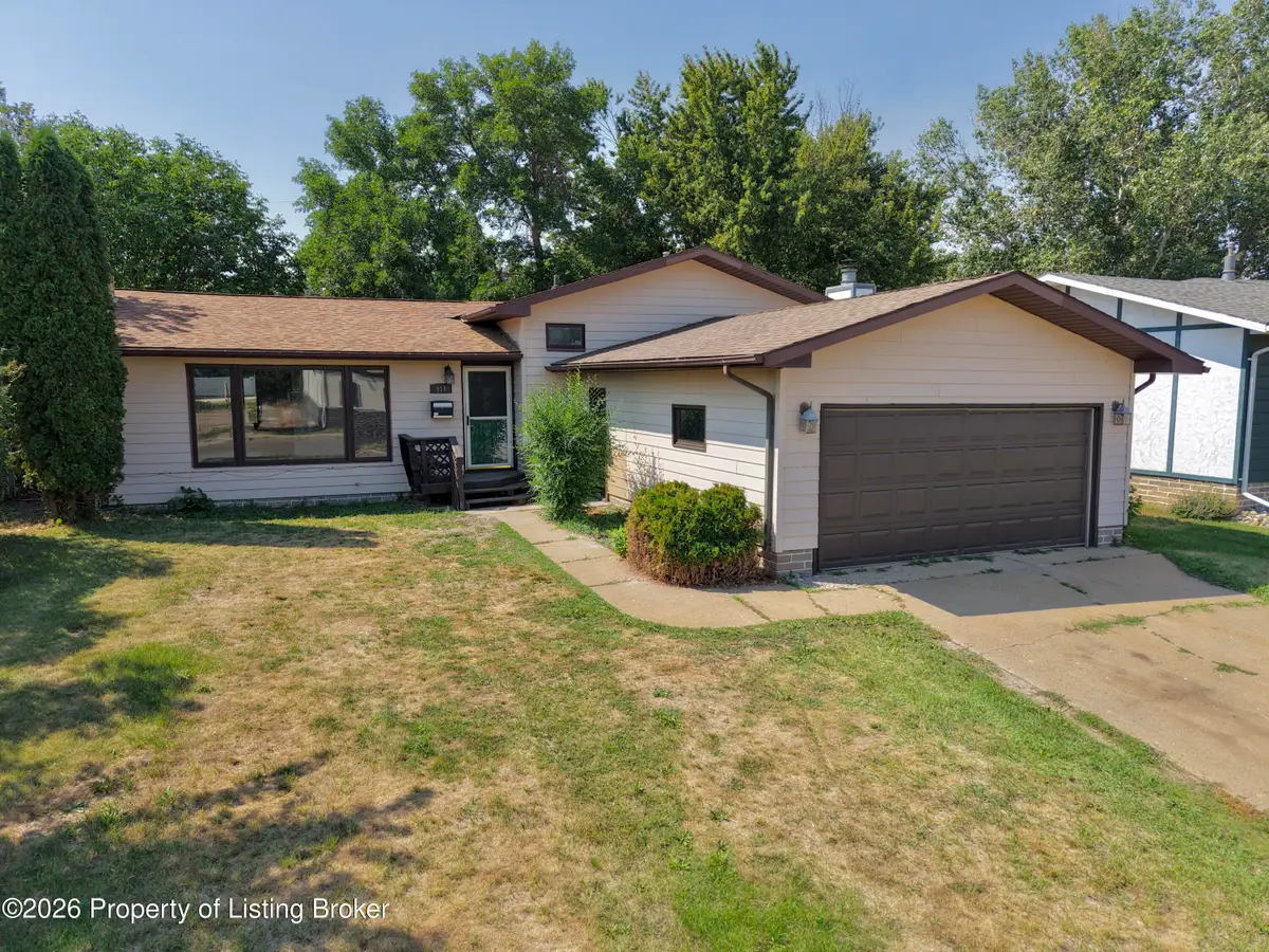 911 2nd Avenue, Dickinson, ND 58601 - #1