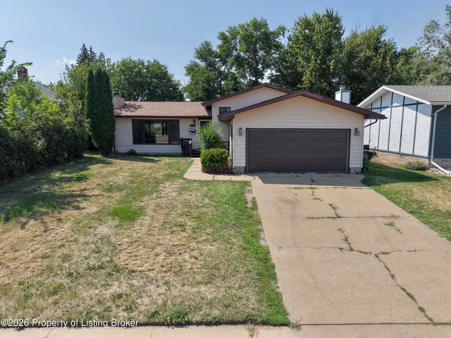 911 2nd Avenue, Dickinson, ND 58601 - #2