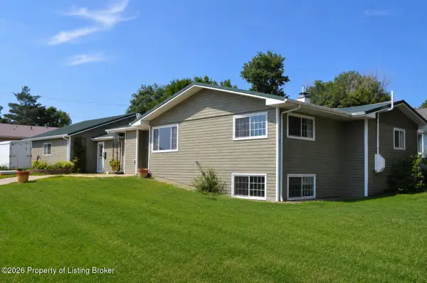 711 6th Avenue, Lemmon, SD 57638