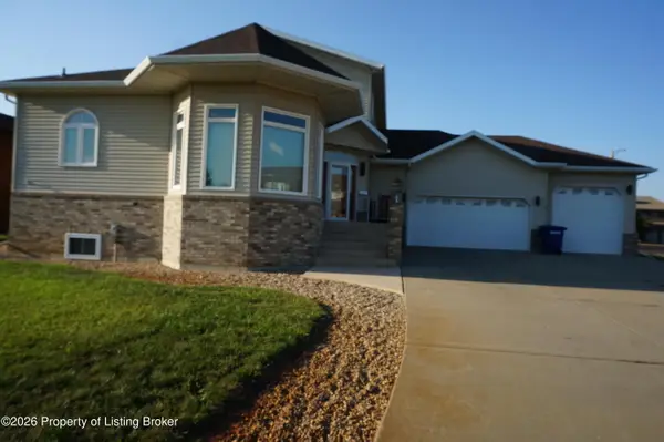 712 20th Street, Dickinson, ND 58601