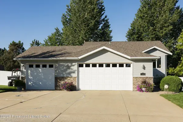 743 Shinagle Drive, Dickinson, ND 58601