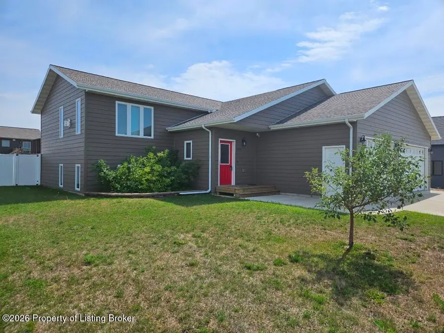 2224 Wahl Street, Dickinson, ND 58601 - #2