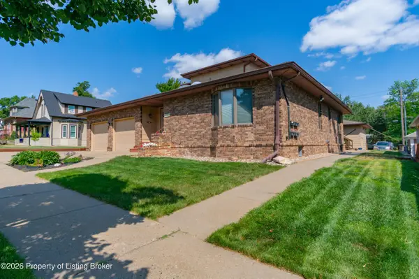 524 2nd Avenue, Dickinson, ND 58601