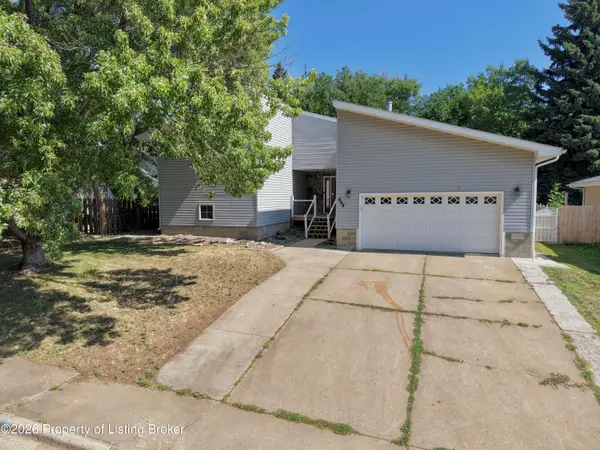 968 2nd Avenue, Dickinson, ND 58601