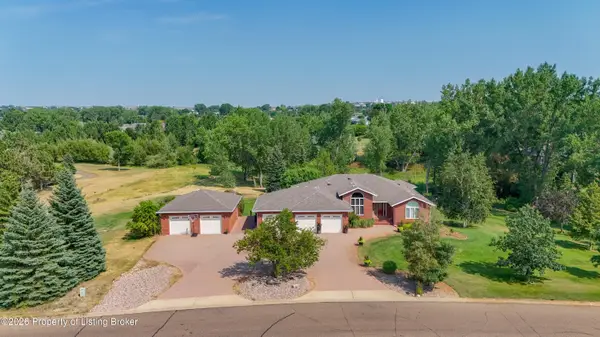 523 8th Avenue, Dickinson, ND 58601