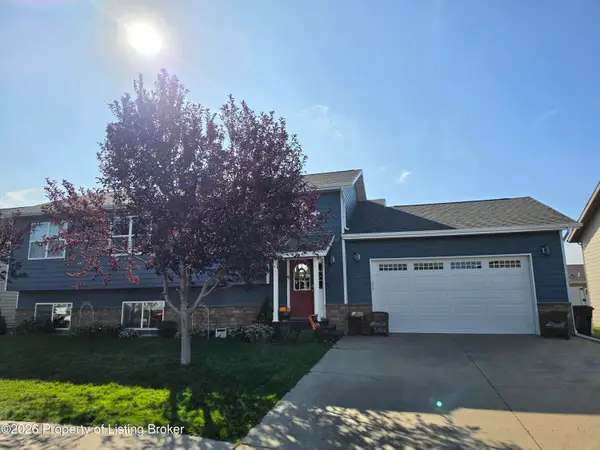 520 Highlands Avenue, Dickinson, ND 58601