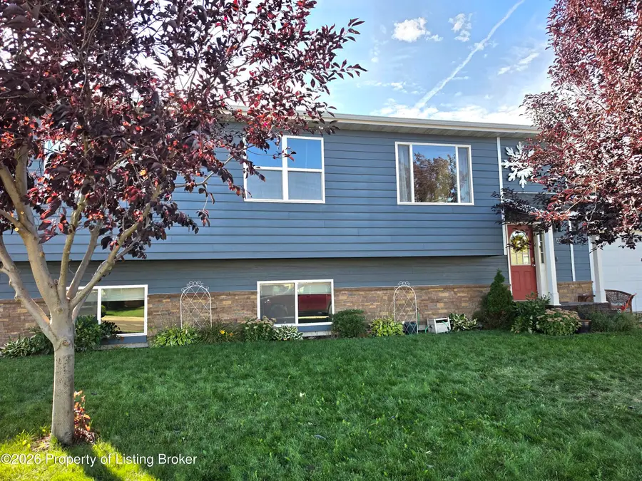 520 Highlands Avenue, Dickinson, ND 58601 - #2