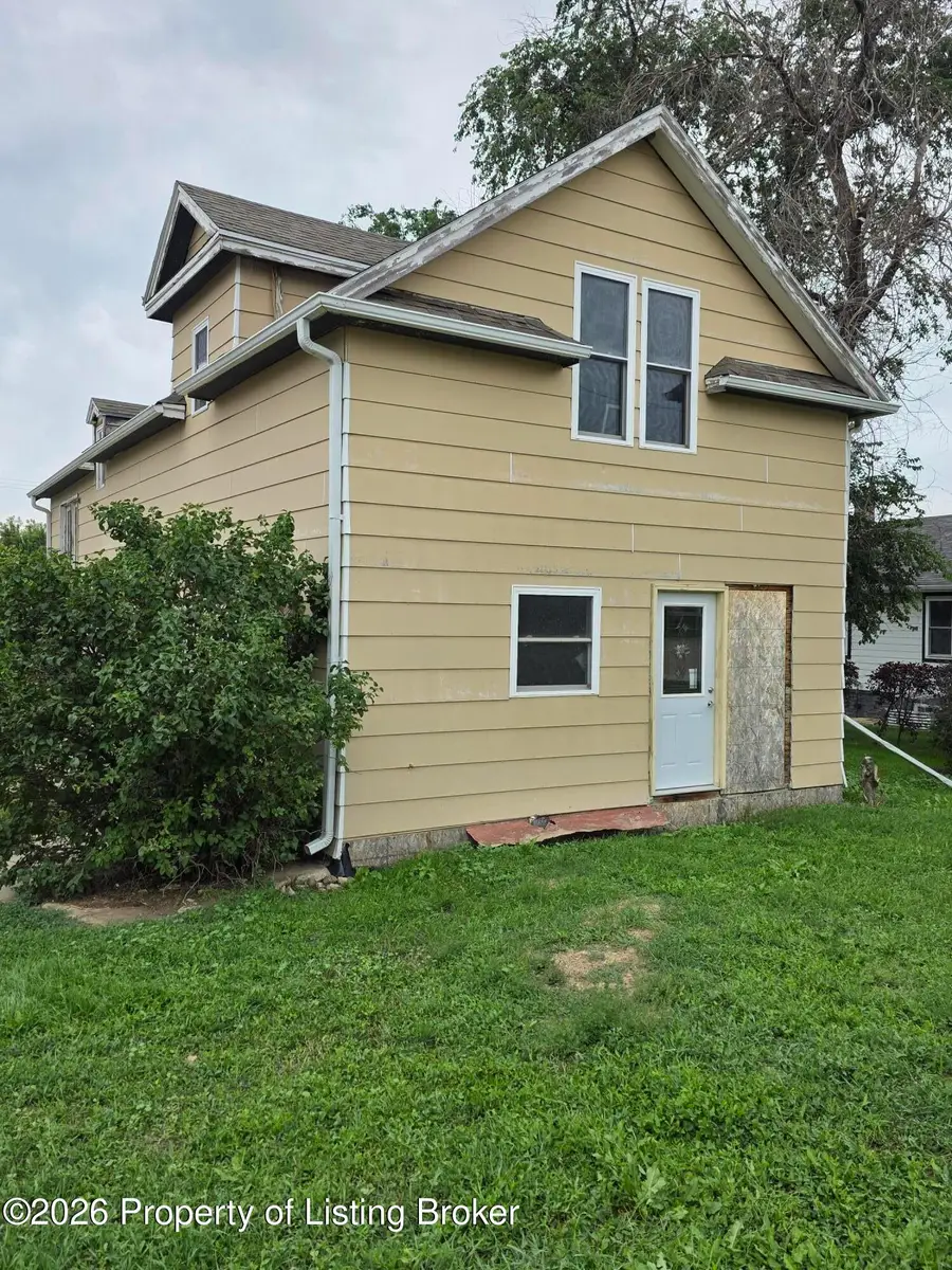 301 Main Street, Hettinger, ND 58639 - #3