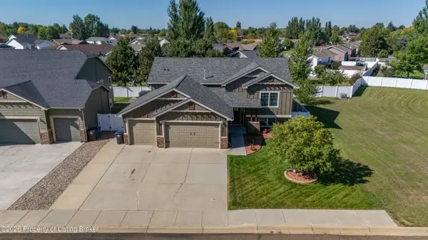 817 15th Avenue, Dickinson, ND 58601