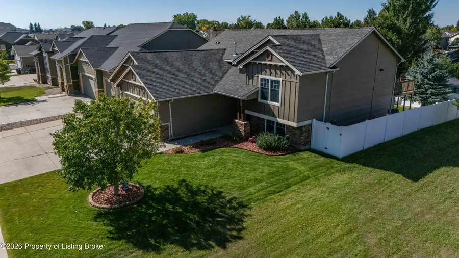 817 15th Avenue, Dickinson, ND 58601 - #2