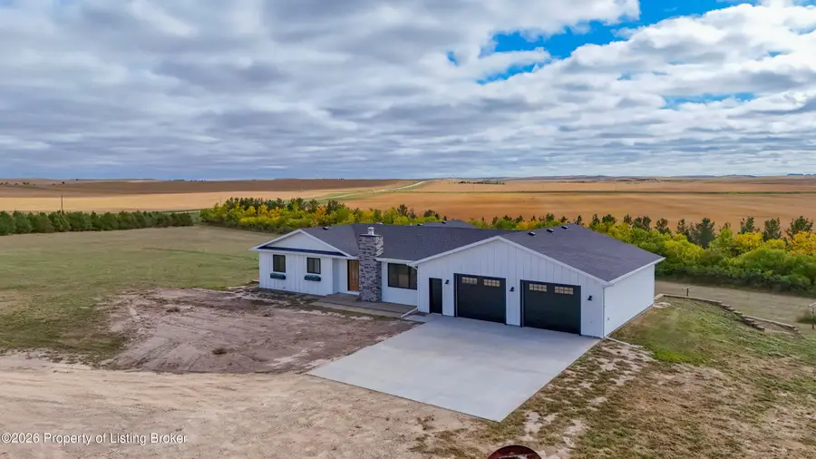 3961 115th Avenue, Dickinson, ND 58601 - #3