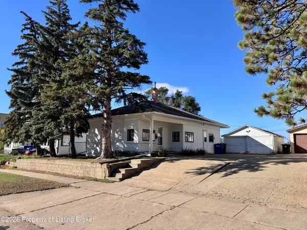 25 7th Street, Dickinson, ND 58601