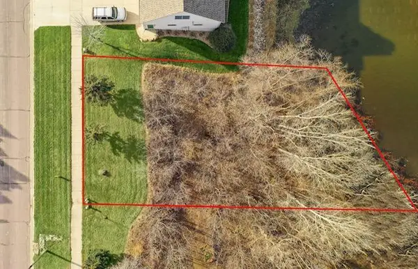 822 30th Street Nw, Faribault, MN 55021