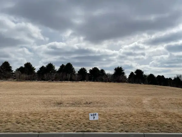 561 Hillcrest Street, Edgerton, MN 56128