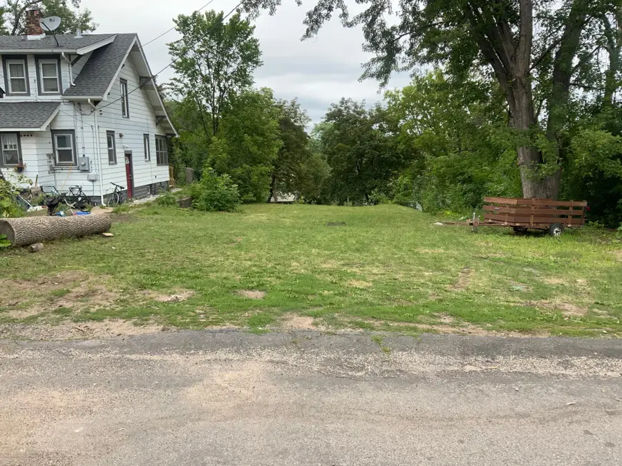 492 Curtice Street E, Saint Paul, MN 55107 - #2