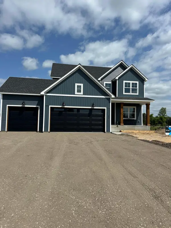 673 174th Avenue Ne, Ham Lake, MN 55304