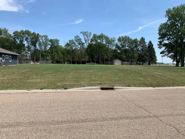 315 Mueller Drive, Hendricks, MN 56136