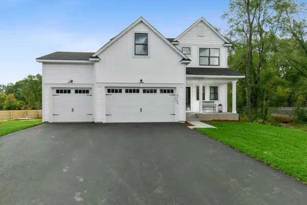 2860 Victoria Street N, Roseville, MN 55113