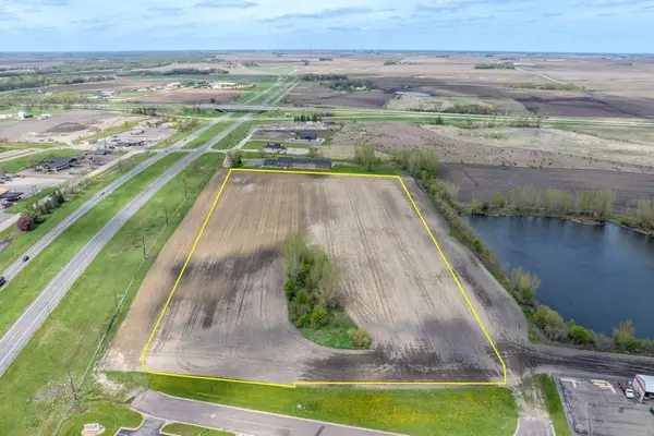 1201 Buccaneer Drive, Blue Earth, MN 56013