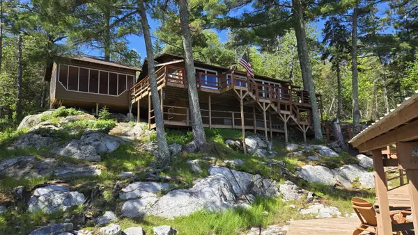 12418 Rock Point Drive, Kabetogama, MN 56669