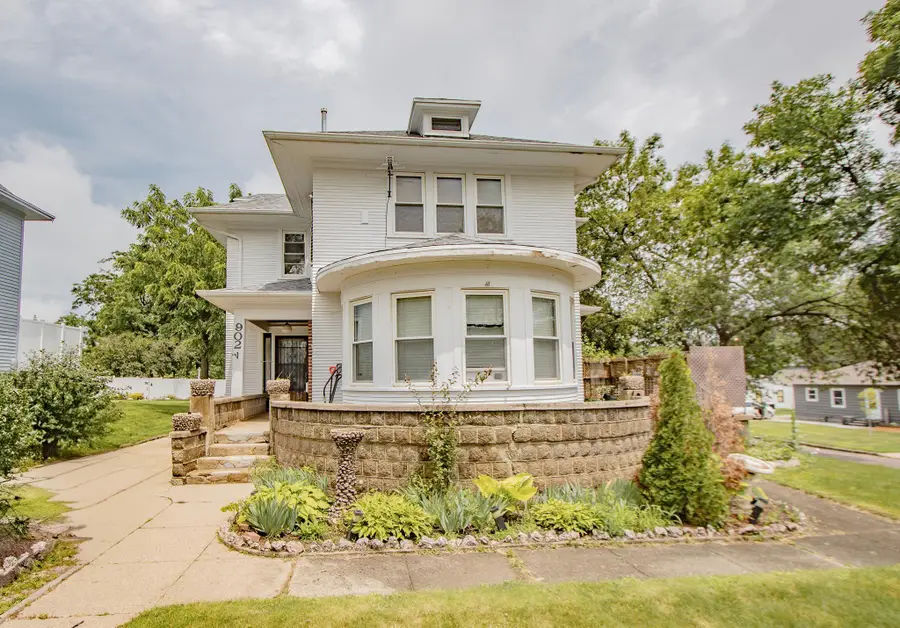 902 White Street, Jackson, MN 56143 - #3