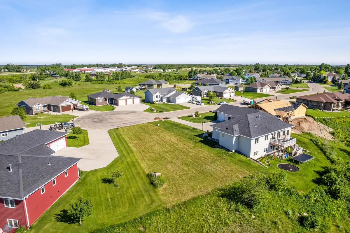 1304 Evergreen Dr Nw, Jamestown, ND 58401 - Image #1