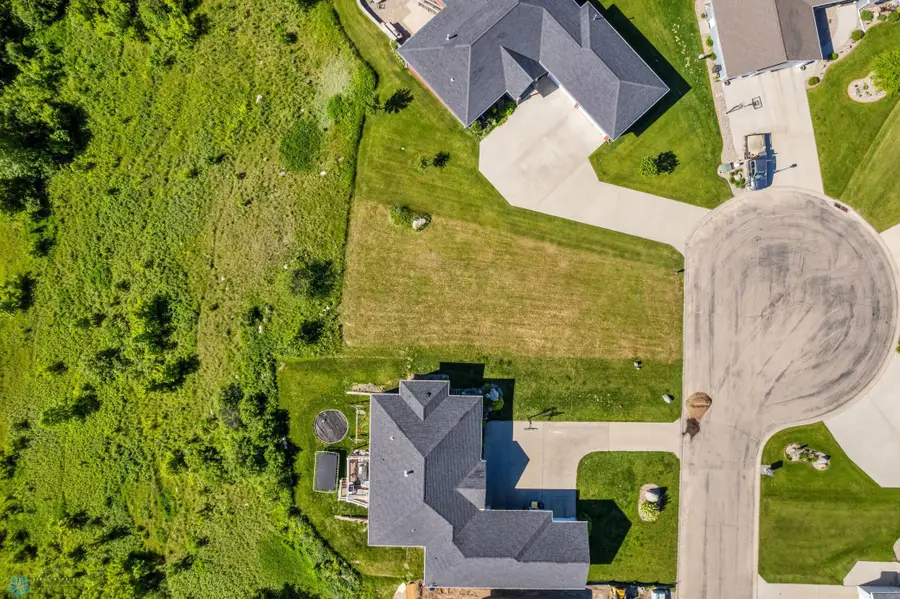 1304 Evergreen Dr Nw, Jamestown, ND 58401 - Image #3