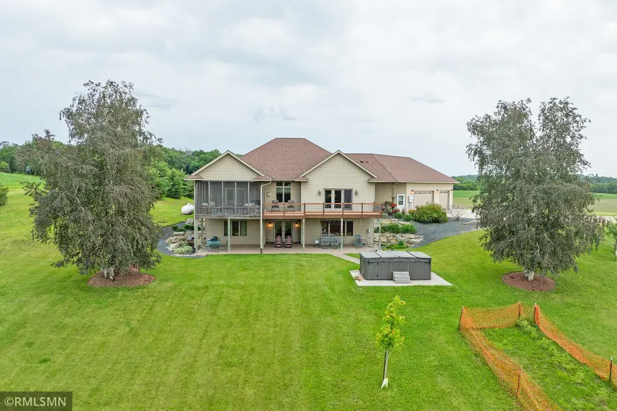 62997 430th Avenue, Mazeppa, MN 55956 - #2