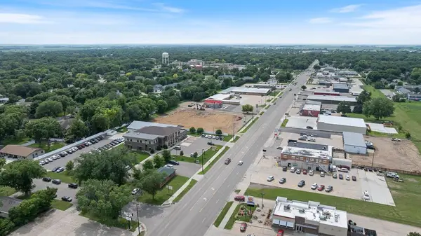 1208 E College Drive, Marshall, MN 56258