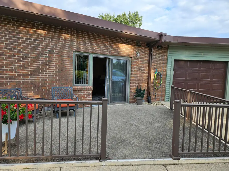 808 Lake Chapeau Drive #108, Albert Lea, MN 56007 - #2