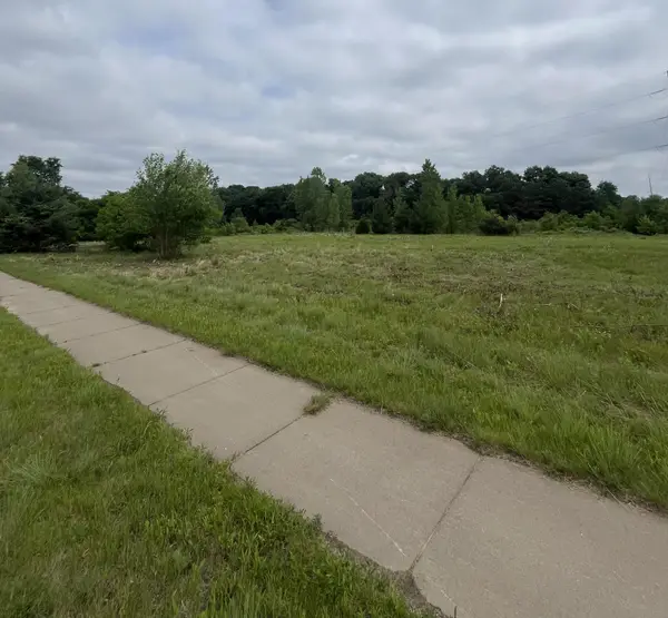 7920 Lake Drive, Circle Pines, MN 55014