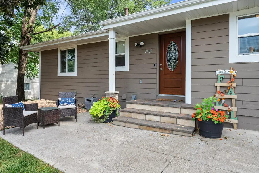 2405 Highland View Avenue S, Burnsville, MN 55337 - Image #2