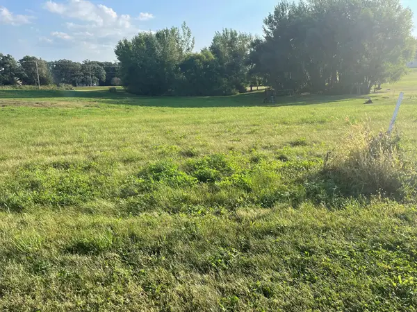 802 Dutton Drive, Ellendale, MN 56026