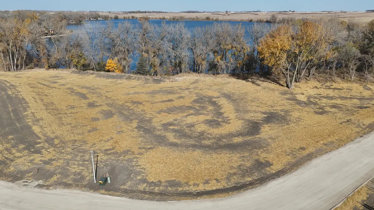 22 Cottonwood Lake Boulevard, Windom, MN 56101 - #1
