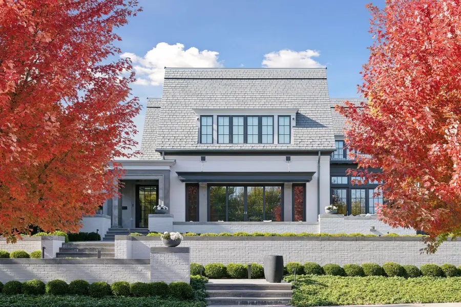 2552 W Lake Of The Isles Parkway, Minneapolis, MN 55405 - Image #2