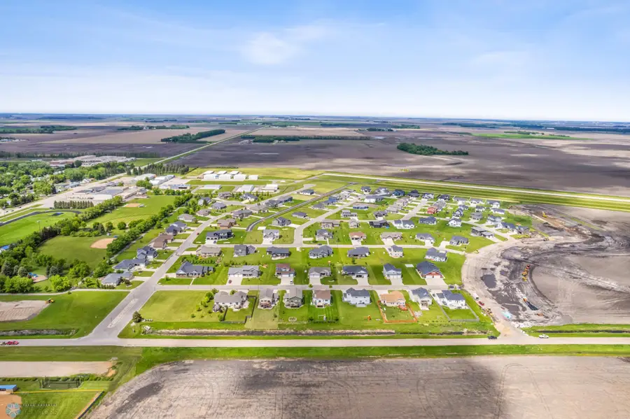 473 Skylane Street, Kindred, ND 58051 - Image #2