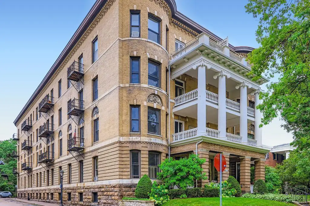 442 Summit Avenue #6, Saint Paul, MN 55102 - Image #1