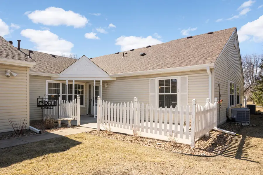 424 Sarazin Street, Shakopee, MN 55379 - Image #2