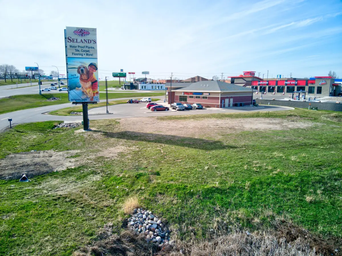 1464 W Lincoln Avenue, Fergus Falls, MN 56537 - Image #1