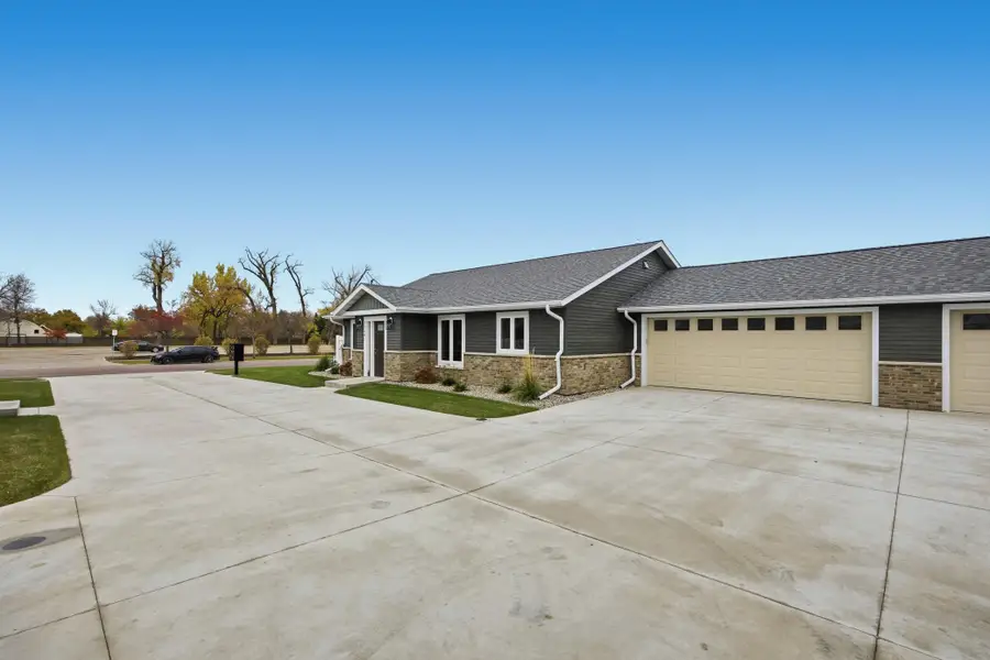 2330 30 Avenue S, Fargo, ND 58104 - Image #3