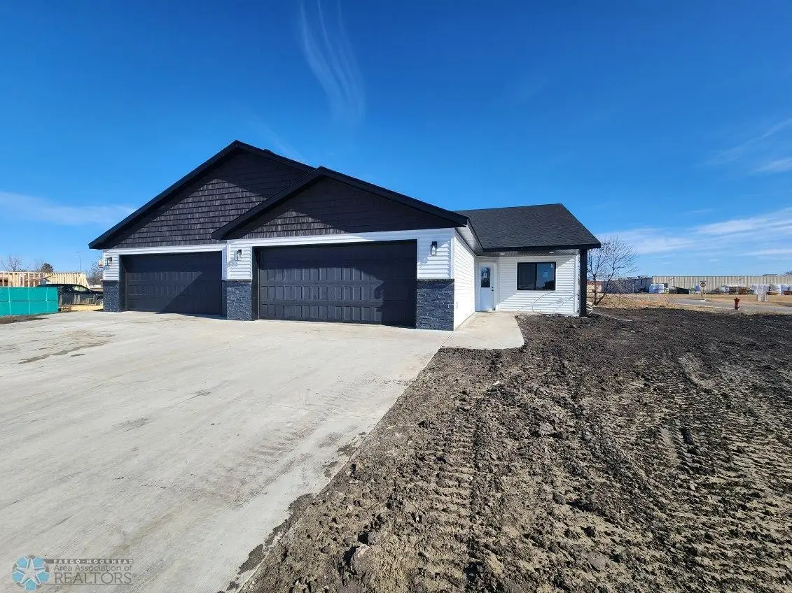 1398 Prairie Lane, Wahpeton, ND 58075 - Image #1