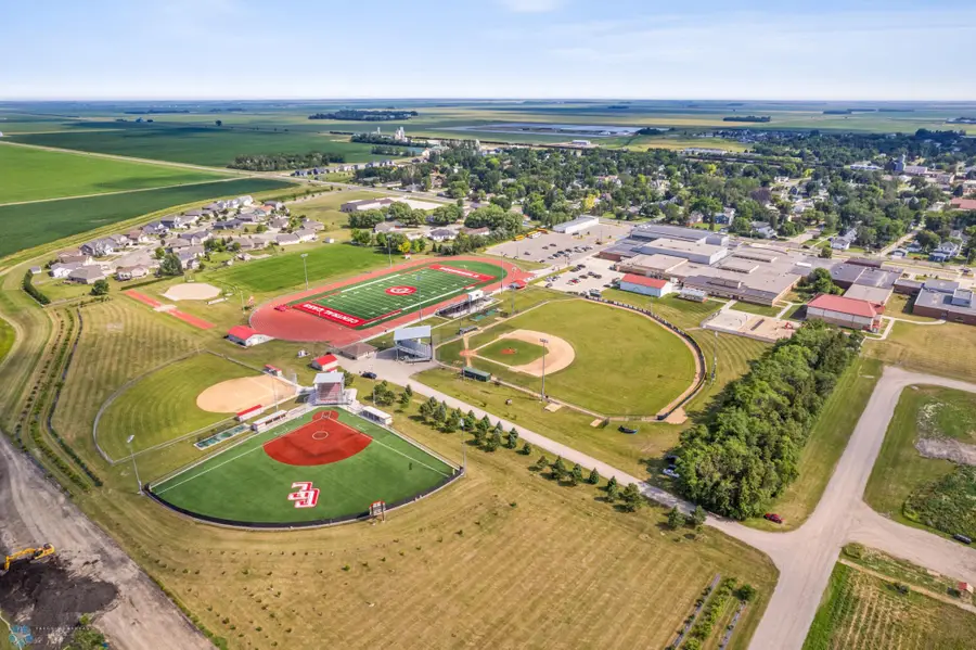 732 4th Avenue N, Casselton, ND 58012 - Image #3