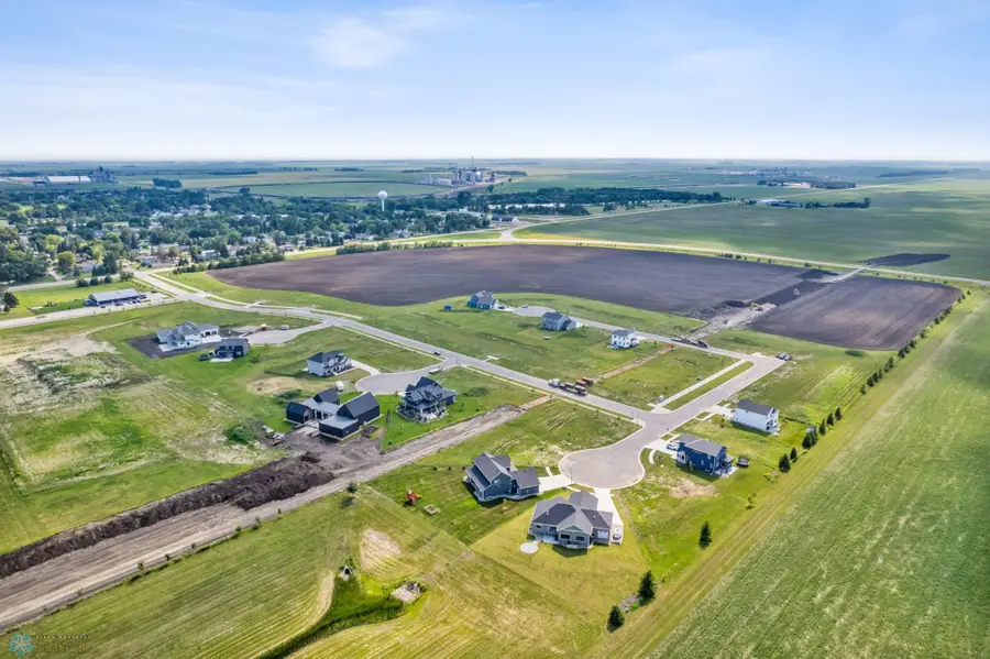 760 5th Avenue N, Casselton, ND 58012 - #2