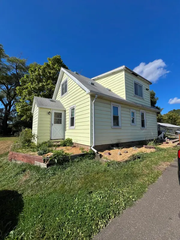 1201 Frost Avenue, Saint Paul, MN 55109