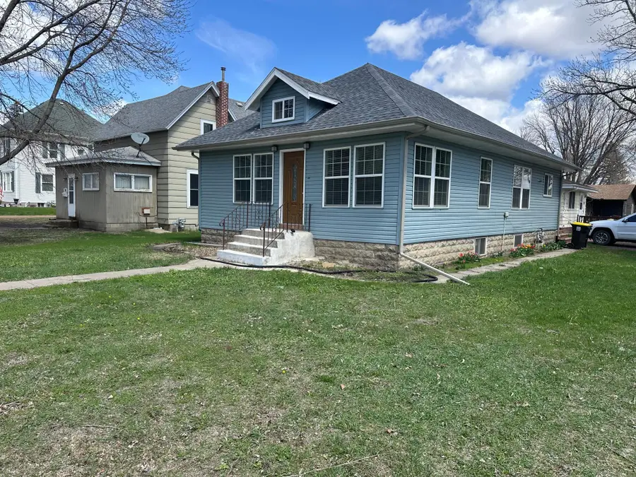 709 4th Avenue, Windom, MN 56101 - #2